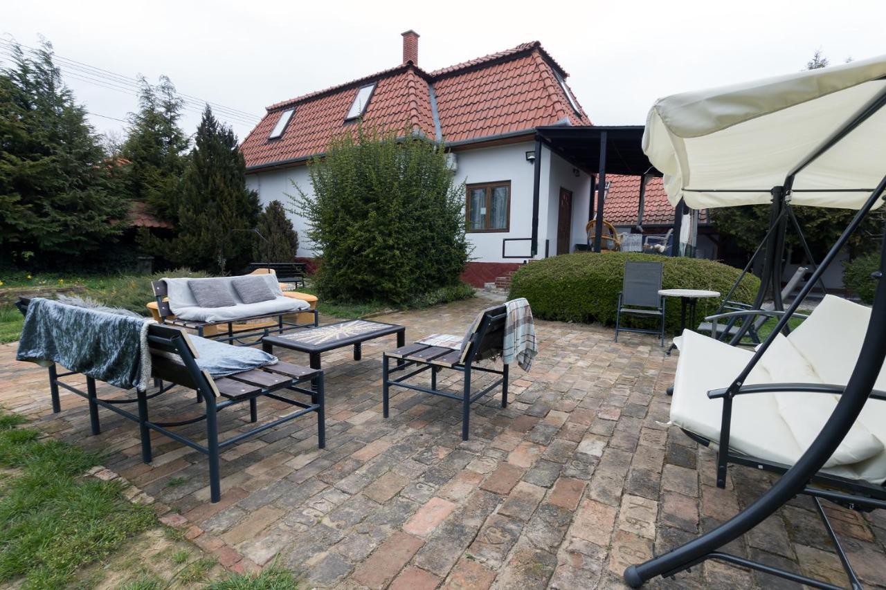 Ketpava Vendeghaz Hotell Igal Exteriör bild