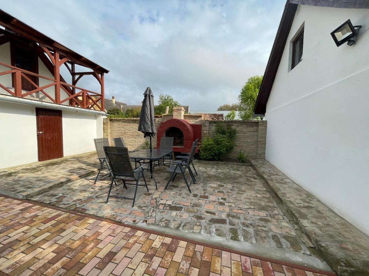 Ketpava Vendeghaz Hotell Igal Exteriör bild